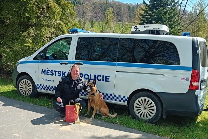 Vítězná strážnice Antonie Širajová se svým šampionem Atosem. Foto: MPO