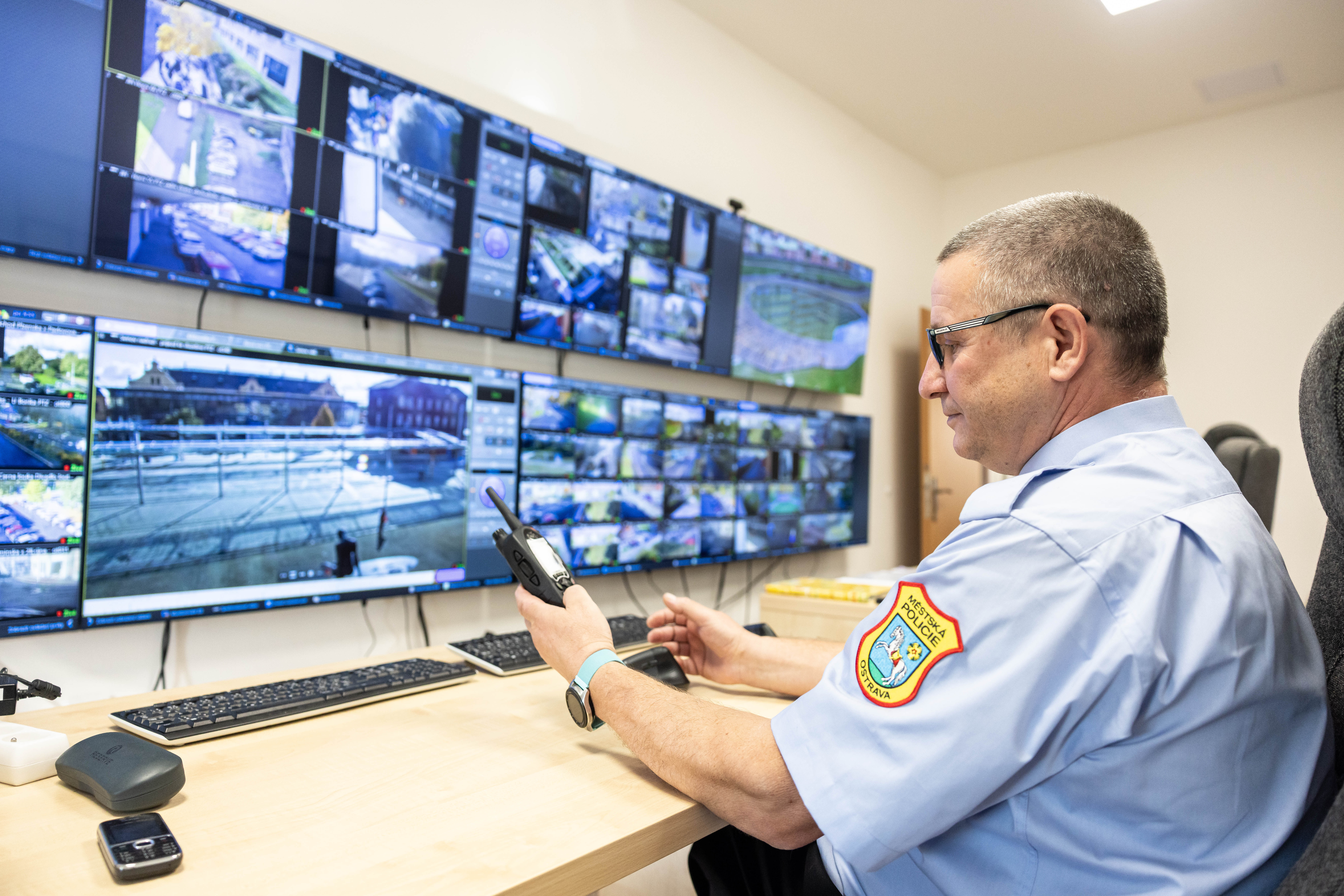 Kamery ostravských strážníků na specializovaném pracovišti. Foto: Jiří Zerzoň