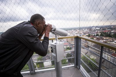 Ostravu z věže radnice si prohlédl i samotný sprinter Usain Bolt. Druhá věž v Dolních Vítkovicích je pojmenována po něm. Foto: Jiří Zerzoň