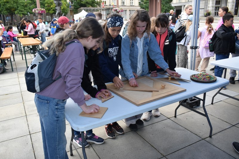 Zábavná skládačka ve stánku města Ostravy