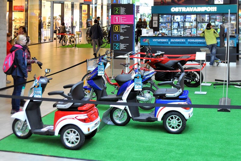 Elektrický pohon také pro motorky a tříkolky.