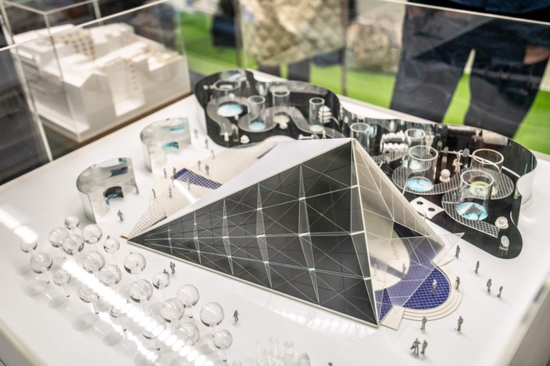 Výstava prezentuje modelové ukázky práce architektonického ateliéru AI-DESIGNS