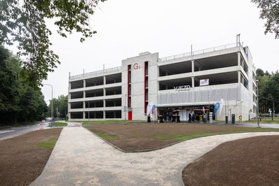 Nový parkovací dům u "fakultky". Foto: MMO - Jiří Zerzoň