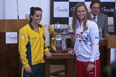 První sobotní soupeřky: Petra Kvitová (vpravo) a Jarmila Gajdošová  Foto: J. Zerzoň