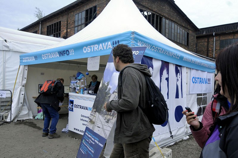 Stánek infocentra města Ostravy během festivalu