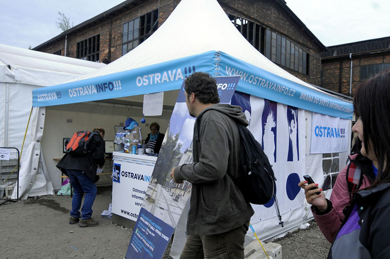 Stánek infocentra města Ostravy během festivalu