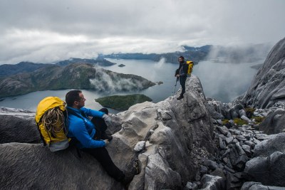 Z francouzského dokumentu o expedici na tajuplný ostrov v chilské Patagonii. Snímky: Outdoor Films a J. Zerzoň. 