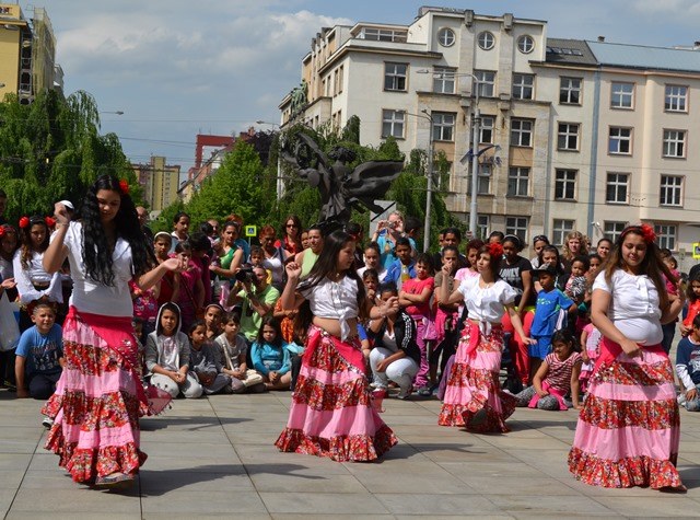 Festival Romů na Prokešově náměstí Festival Romů na Prokešově náměstí