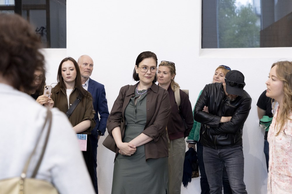 Oslavy 10 let galerie PLATO se zúčastnila také náměstkyně primátora Andrea Hoffmannová (uprostřed). Foto: Dominika Goralska, PLATO