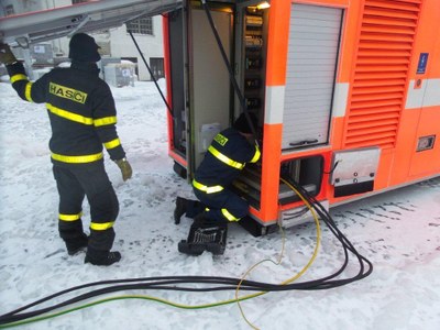 Hasiči z Ostravy začali vyrábět elektřinu pro Slovinsko. Zdroj: www.hzscr.cz