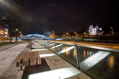 Havlíčkovo nábřeží ve večerním hávu. Foto: Lukáš Kaboň