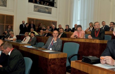 Účastníci hospodářské konference v sále zastupitelstva ostravského magistrátu.  Foto: J. Urban