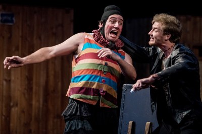 Komedií omylů začal letošní ročník Letních shakespearovských slavnostní na Slezskoostravském hradě. Foto: Lukáš Kaboň 