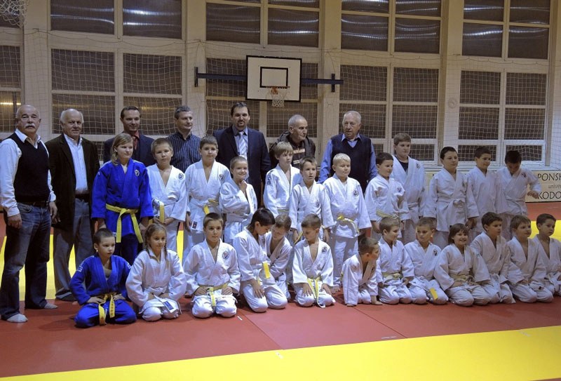 Naděje ostravského juda s trenéry a hosty