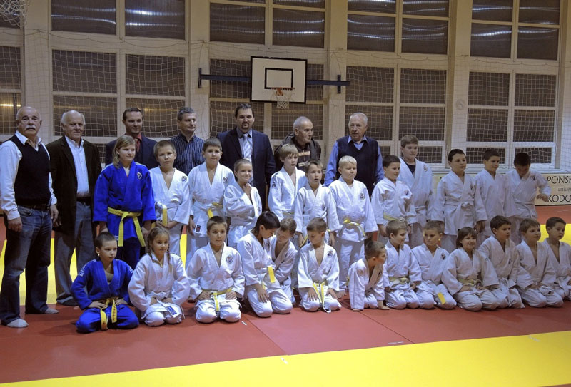 Naděje ostravského juda s trenéry a hosty