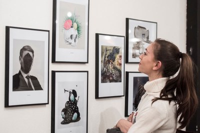 V centru Cooltour je k vidění výstava švédských kreslířů. Foto: L. Kaboň