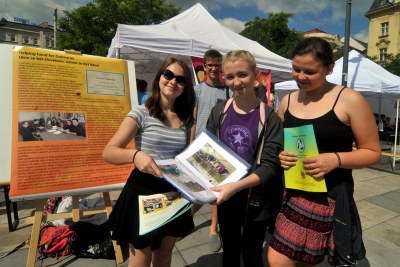 Mezinárodní projekt Helping hand for Guimaras, na pomoc dětem na Filipínách, se představil během akce Lidé lidem. Foto: J. Urban