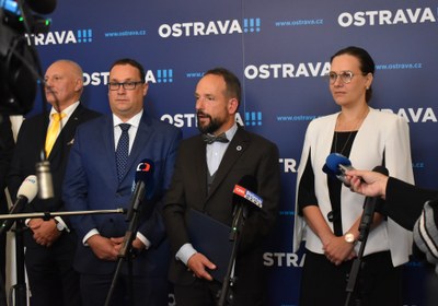 Zástupci zúčastněných subjektů oznamují uzavření koaliční dohody. Foto: MMO