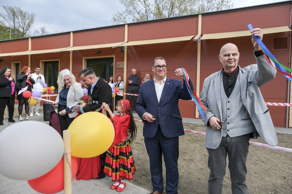 Slavnostního přestřižení pásky se zúčastnili také ostravský primátor Jan Dohnal a městský radní Petr Veselka