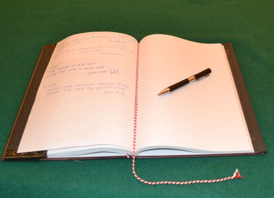 Kondolenční kniha v budově Generálního konzulátu Polské republiky v Ostravě. Foto: René Stejskal 