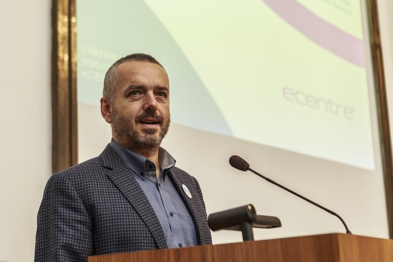 Jedním z hlavních řečníků byl generální ředitel e-centre Vítězslav Grygar Jedním z hlavních řečníků byl generální ředitel e-centre Vítězslav Grygar
