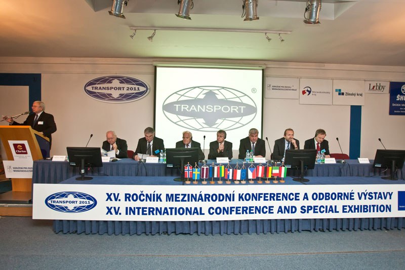 Pohled na předsednictvo konference