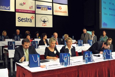 Pohled do čela konference. Foto na stránce: Jiří Urban