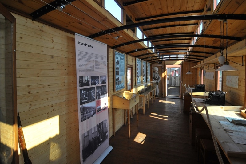 Interiér štábního vagonu.