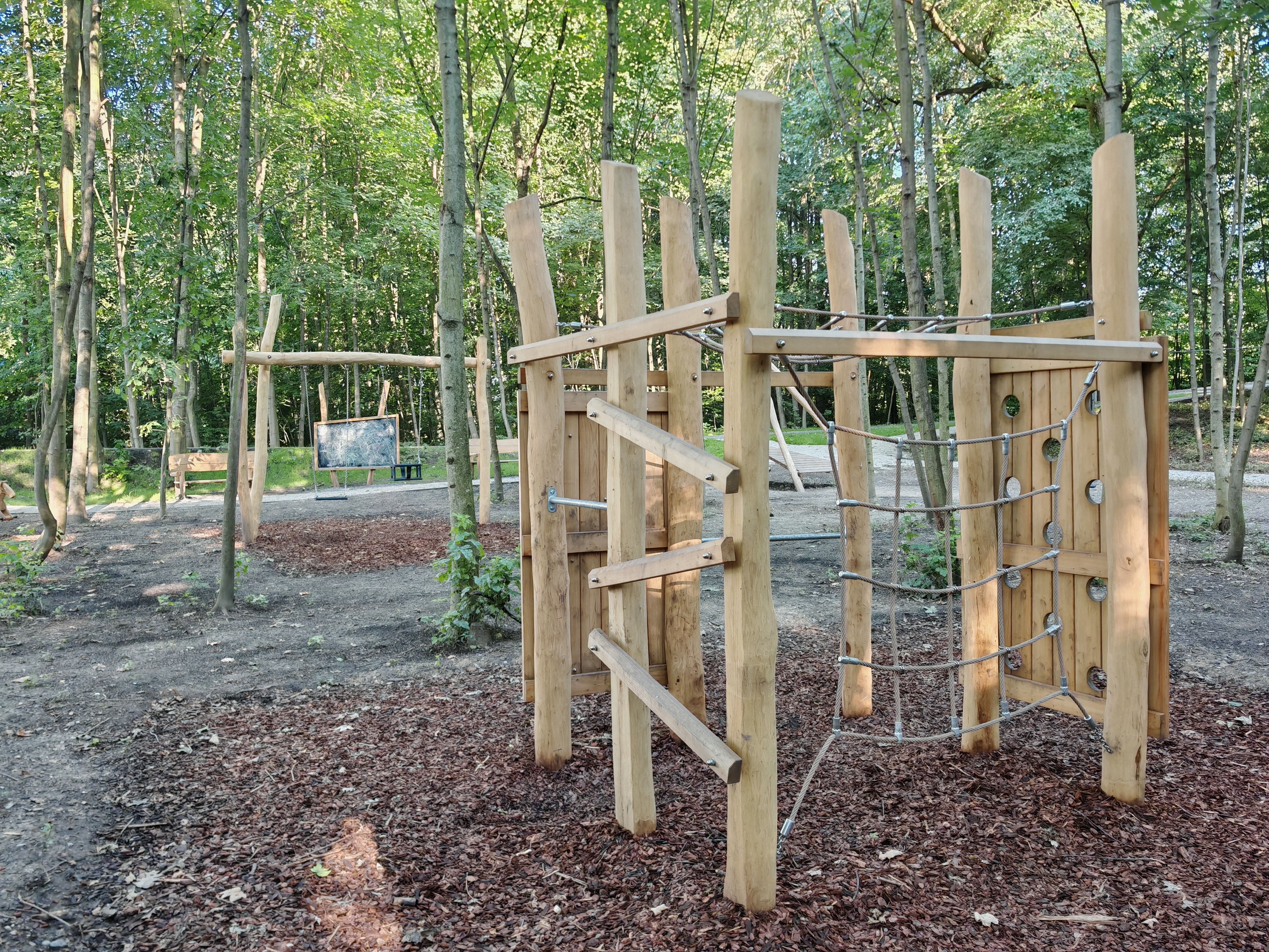 Nechybí ani dřevěná pevnost