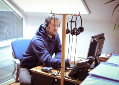 Odborníci radí na Lince bezpečí nonstop. Foto: LB