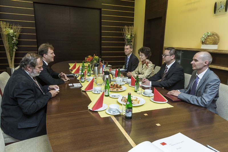 Ze setkání s čínskou ambasadorkou.