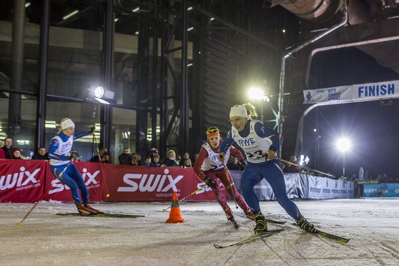 Běžkyně bojují na trati