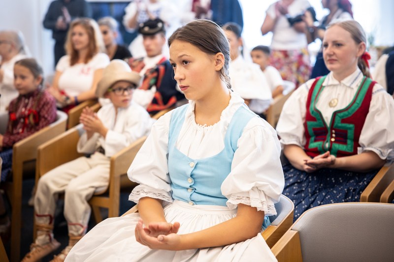 Zástupci zúčastněných folklorních souborů na Nové radnici. Foto: Jiří Zerzoň
