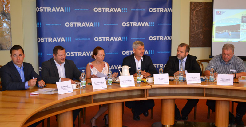 Účastníci setkání na Radnici města Ostravy