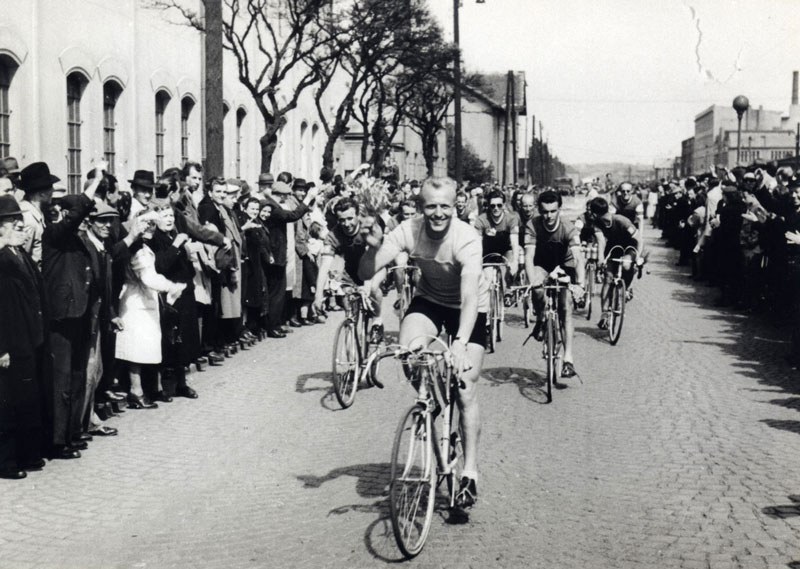 J. Veselý, vítěz Závodu míru 1949