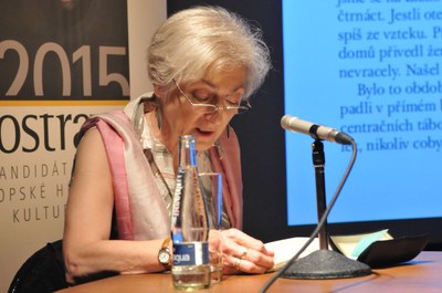 Na snímku: Dnes už téměř historické foto z autorského čtení v rámci EHMK 2015