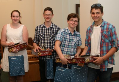 Vítězné družstvo ZŠ generála Z. Škarvady. Zleva P. Novotná, V. Matušinec, J. Kaštovský a V. Kopřiva. Foto: B. Krzyžanek