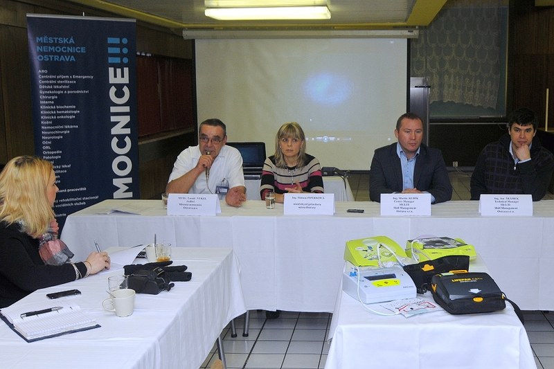Město chce mobilní defibrilátory na nejrušnějších místech Město chce mobilní defibrilátory na nejrušnějších místech