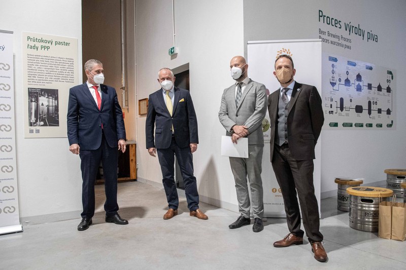 Setkání v prostorách Národního zemědělského muzea. Zprava: Tomáš Macura, ředitel ostravské pobočky NZM Ivan Berger, Zdeněk Novák a Ivo Vondrák.   Setkání v prostorách Národního zemědělského muzea. Zprava: Tomáš Macura, ředitel ostravské pobočky NZM Ivan Berger, Zdeněk Novák a Ivo Vondrák.