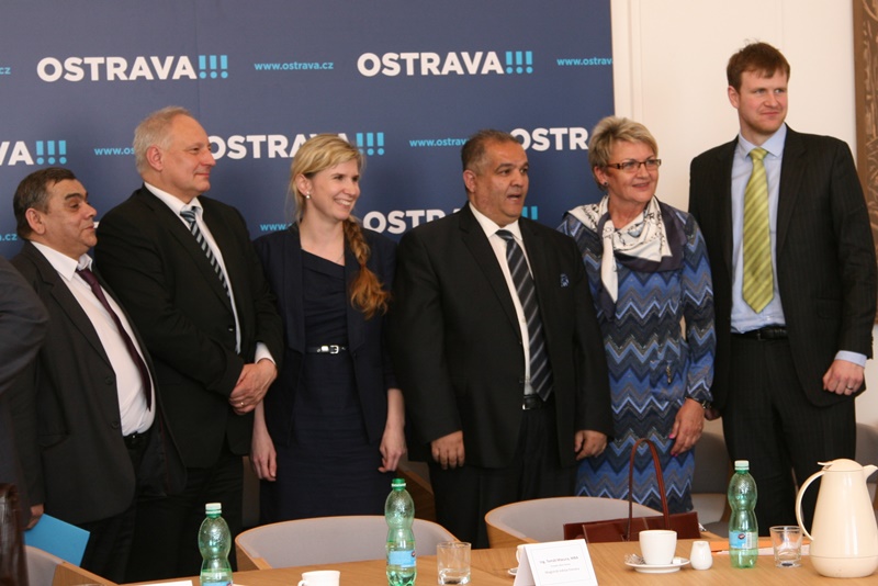 Závěrečný snímek účastníků jednání. 