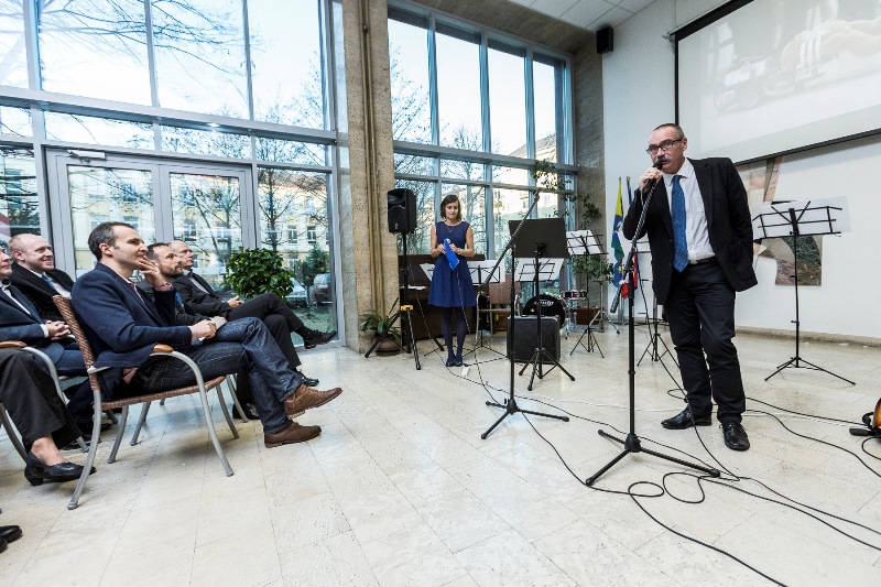 Cíle akce přiblížil ředitel gymnázia Ladislav Vasevič.