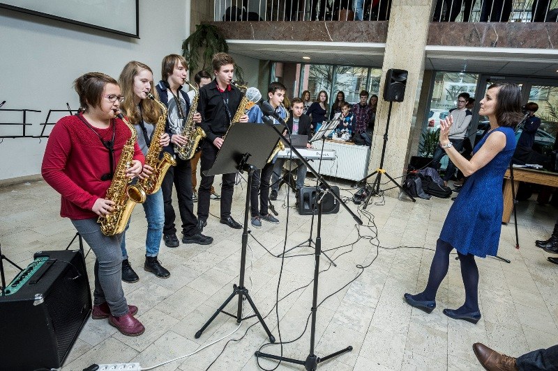 Studenti se předvedli také jako výborní hudebníci.