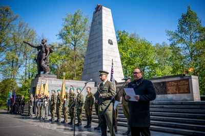 Projev u příležitosti pietního aktu k 81. výročí osvobození Ostravy přednesl také ostravský primátor Jan Dohnal. Foto: Lukáš Kaboň