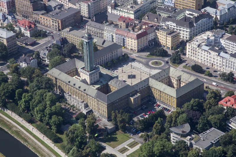 Město Ostrava společně s ADROU pomáhá osamělým seniorům a lidem v karanténě Město Ostrava společně s ADROU pomáhá osamělým seniorům a lidem v karanténě