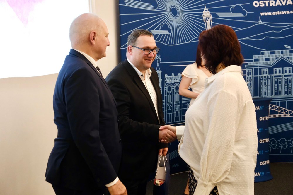 Za vedení města přišli poděkovat primátor Jan Dohnal a jeho náměstek Zbyněk Pražák