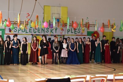 Společenský ples na ZŠ Ivana Sekaniny. Foto: MMO