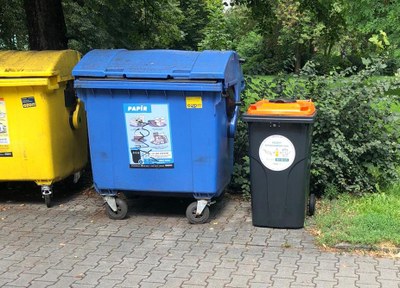 Kontejner na použitý jedlý olej. Foto: archiv MMO