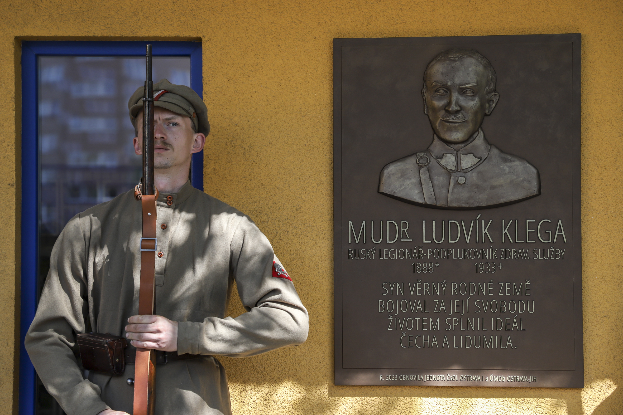 Nová pamětní deska Ludvíka Klegy. Foto: Adolf Horsinka