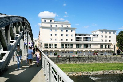 Budova, u Sýkorova mostu, v níž sídlí Komorní scéna Aréna. Foto: archiv MMO