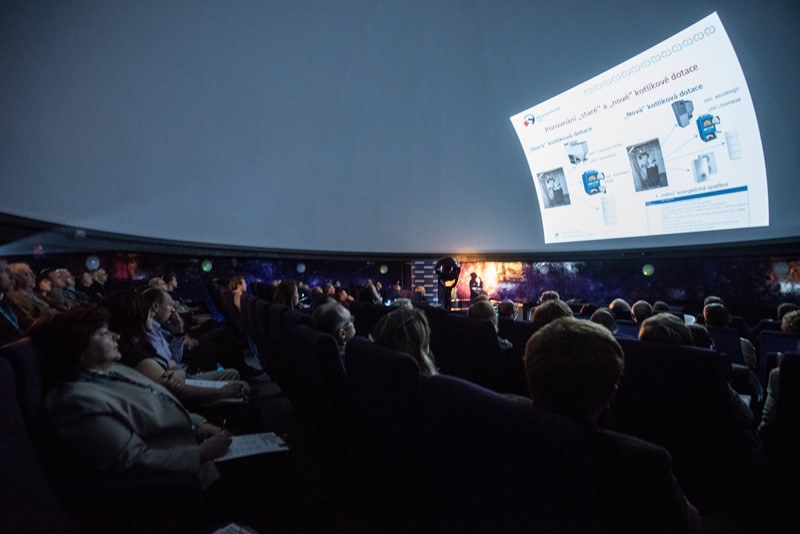 Jiný pohled na netradiční prostor planetária. 